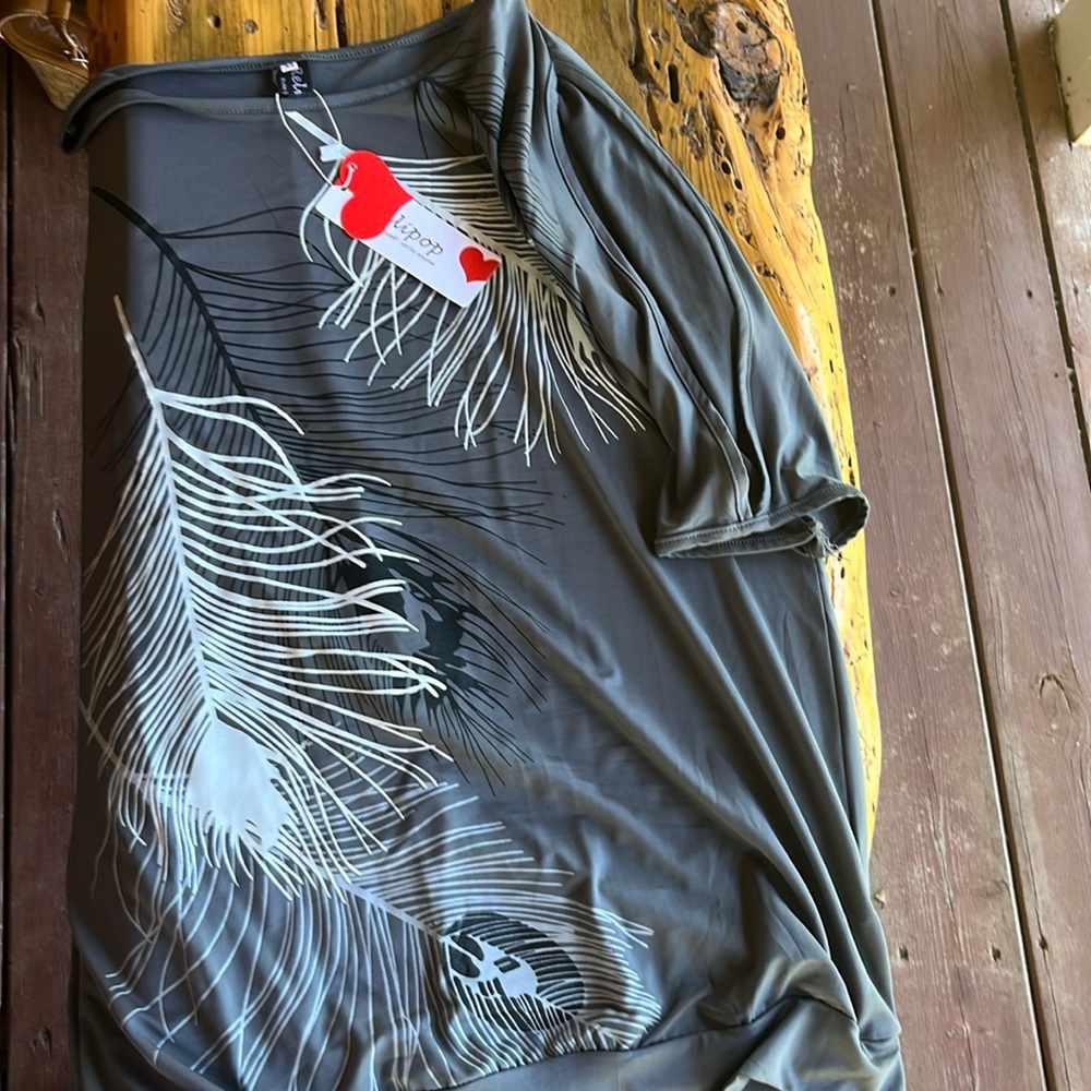 Relipop—- grey feathered blouse